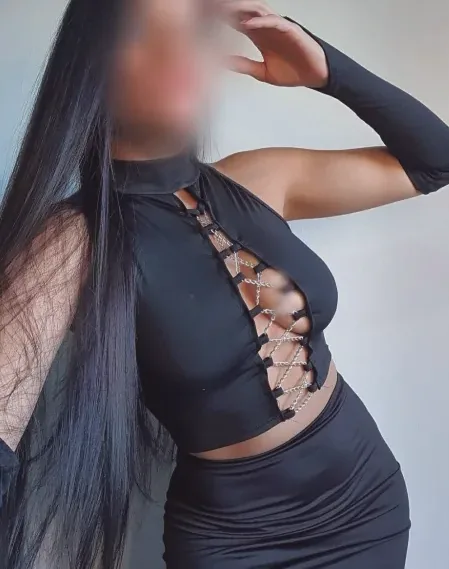 Caroline, 22