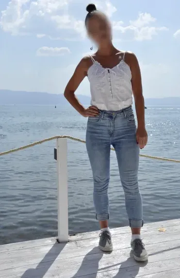 Ella, 34