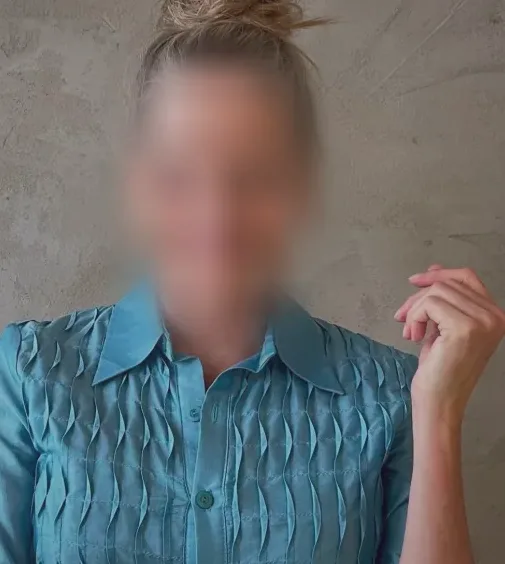 Katrine, 39