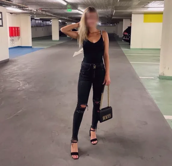 Lejla, 21