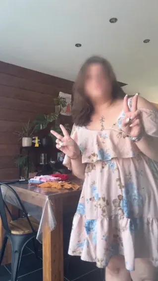Nadia, 23